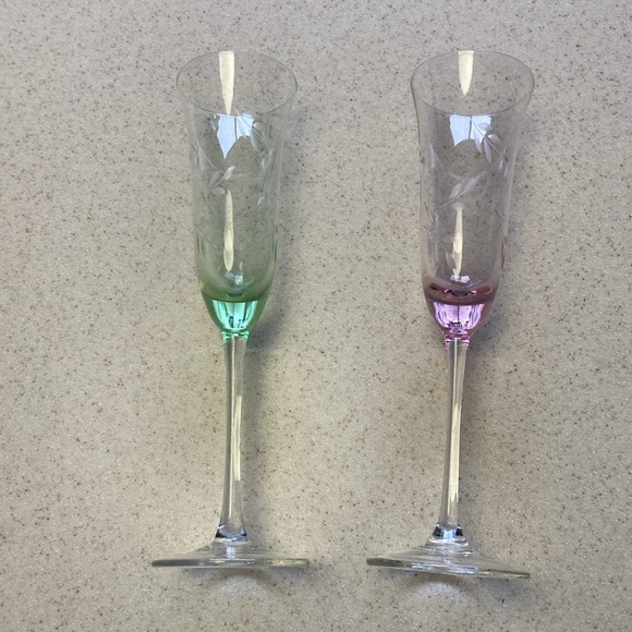 Set of Two Champagne Flutes - Excellent Condition - Never Used - Picture 2 of 5